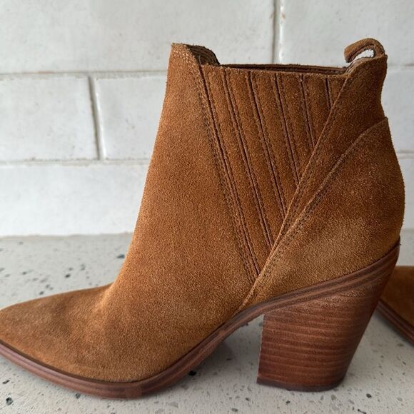 MARC FISHER GADRI Tan Suede Leather Ankle Booties Pointed Toe Pull On Size 7.5M - Picture 15 of 16